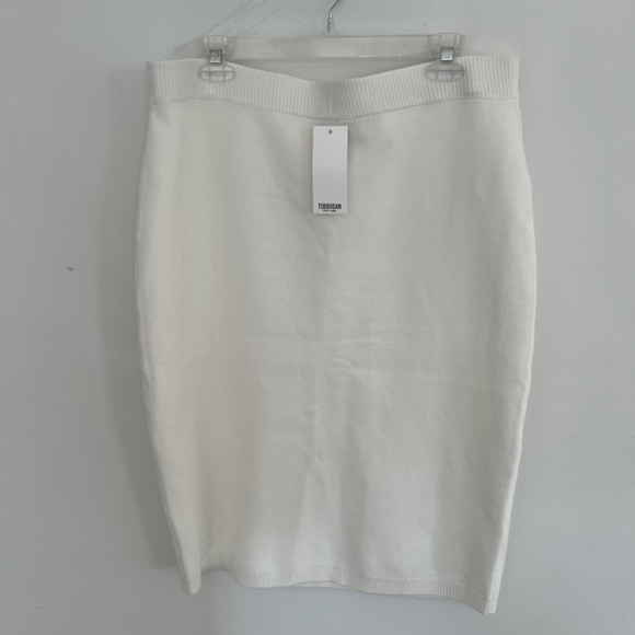 TOBOGGAN - Classy Matching Knit Sweater and Skirt - Picture 9 of 12